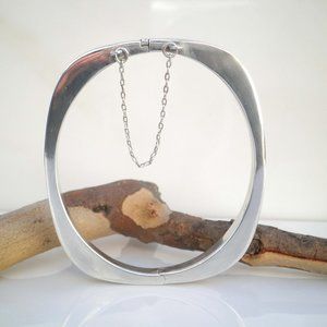 Vintage Hinged 925 Sterling Silver Oval Shape Bangle Bracelet w Safety Chain